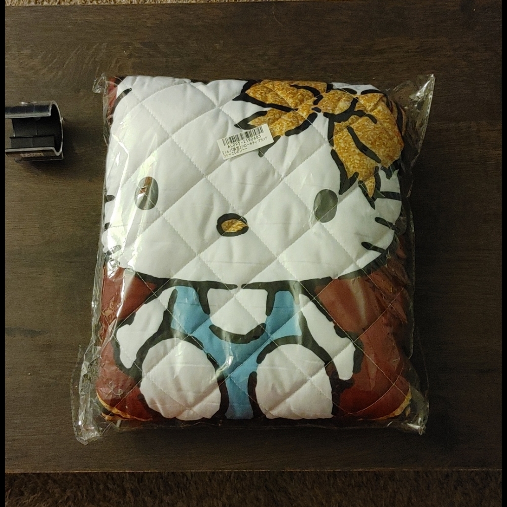 Hello Kitty Elegant Throw Blanket